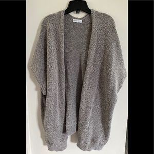 Aritzia Iconic Cape XS/S Relaxed Fit